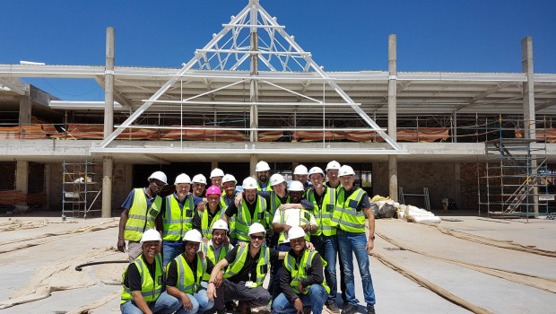 Leroy Merlin publishes on Facebook photos of the construction site in Johannesburg.