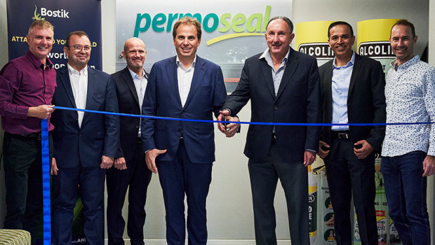 Kevin Jacobs (Permoseal, from left), Betrand Jausseme (Arkema), Laurent Selles (Bostik), Vincent Legros (Bostik), Robin Jacobs (Permoseal), Chaitan Manga (Bostik) and Paul Jacobs (Permoseal) have sealed the partnership.