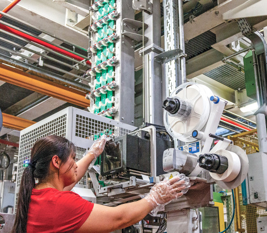 Competence knows no gender: At Soudal, women work in production just as naturally as in many other areas of the company.