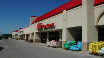 Hardware retail industry working on service