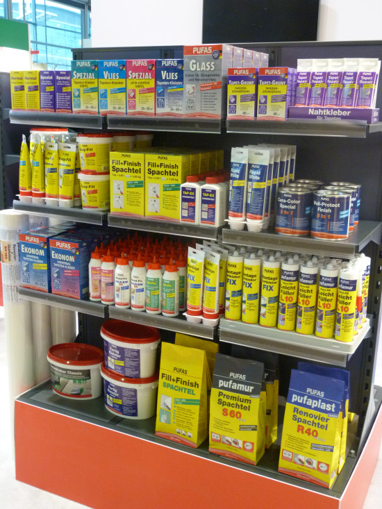 In addition to SchimmelX, Decotric also presented its range of wallpapering and renovation products.&nbsp;