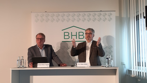 Franz-Peter Tepaß and Peter Wüst presented the figures for the German DIY trade for 2023 at a press conference during the International Hardware Fair.