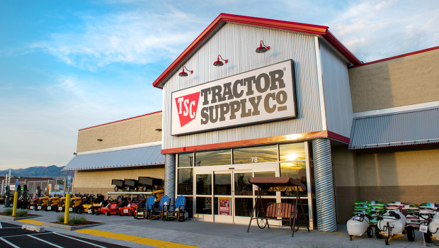 Tractor Supply operates more than 2 100 stores.