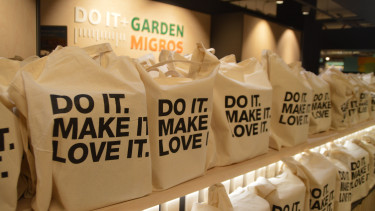 Jumbo takes on trainees from Do it + Garden