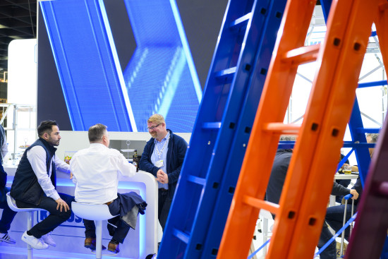 Colorful and sure-footed – the access technology provider Krause had already combined two trends from the new season at its 2024 trade fair appearance.&nbsp;