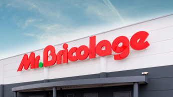 Mr. Bricolage sees improvements despite decline