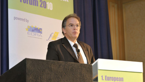 Régis Degelcke, president of EDRA, gave a brief survey of the current European DIY market in Vienna.